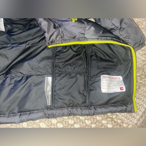 The Northface 550 jacket - Picture 4 of 4